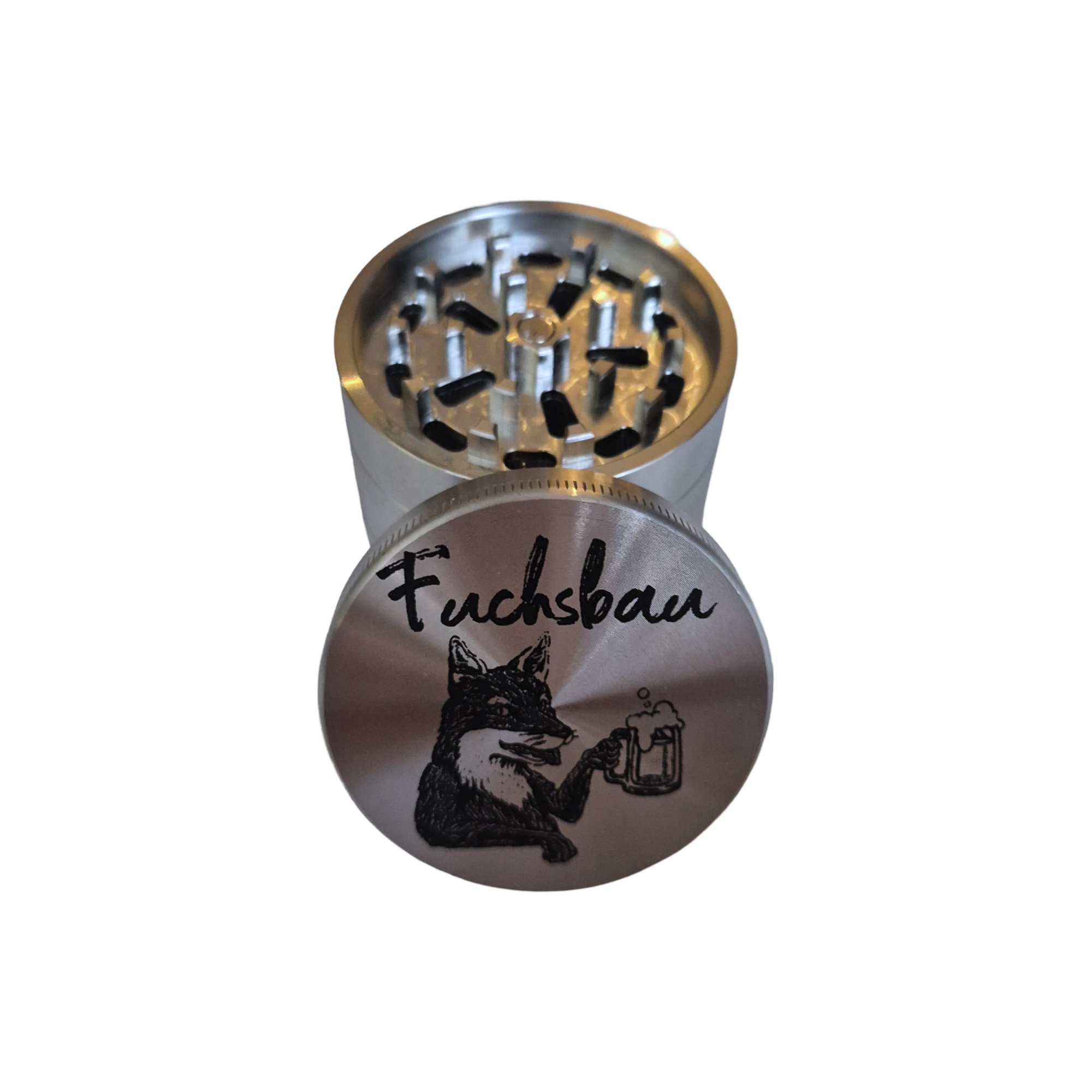Personalisierter Edelstahl Grinder mit Gravur von einem Fuchs und Fuchsbau Schriftzug
